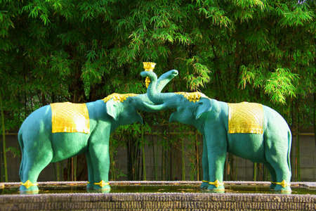 The couple of elephant statuesの写真素材