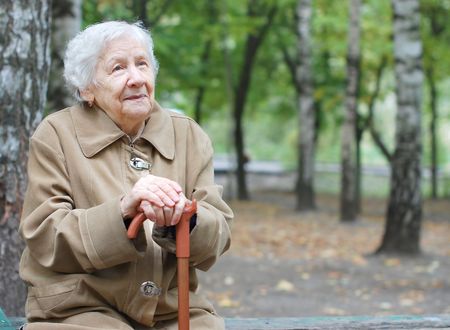 Beautiful portrait of an elder woman outdoors
の写真素材