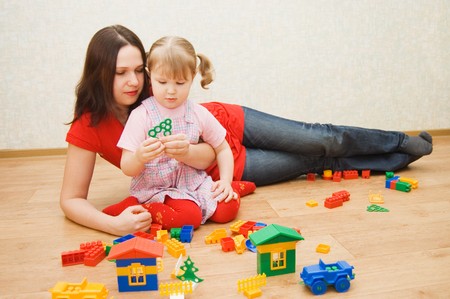 Mum with the daughter play to a room
の写真素材