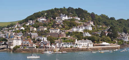 A view of the houses in Kingswear seen from across the riverのeditorial素材