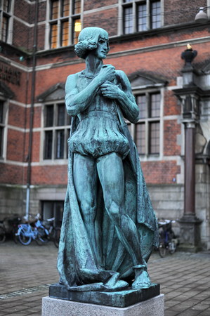 Statue of Hamlet, Railway Station, Helsingorのeditorial素材