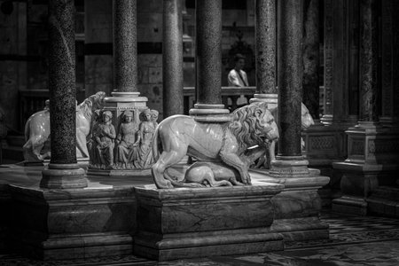 Interior view of an marble columnsin the Cathedral of Siena, Tuscany Italyの写真素材