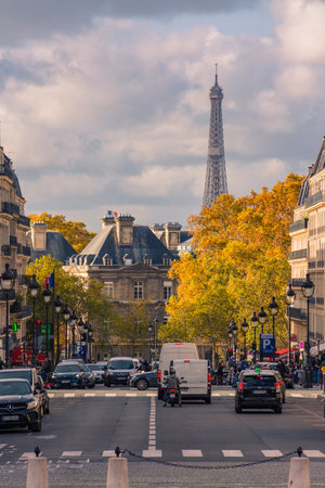 Paris, France - November 7, 2019: The Eiffel tower and the Soufflot street, from the Pantheon squareのeditorial素材