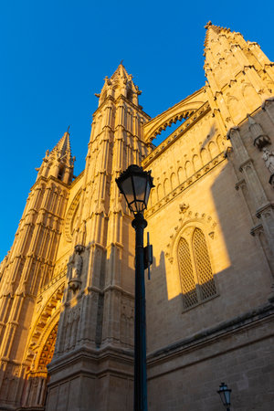 Facade of the cathedral of Palma, Mallorca, in the Gothic style, built from the 13th to the 17th century, consecrated to the Virgin Maryの写真素材