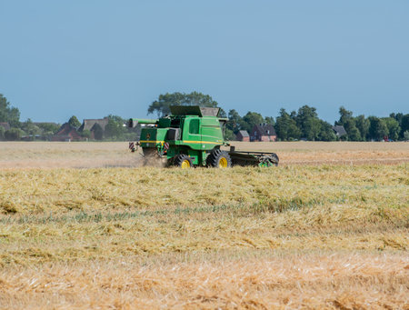 grain harvest combine harvesterのeditorial素材