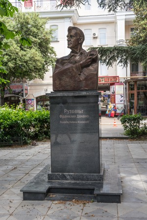Yalta, Crimea-may 30, 2018: Roosevelt monument in the shadow of a quiet alley.の写真素材