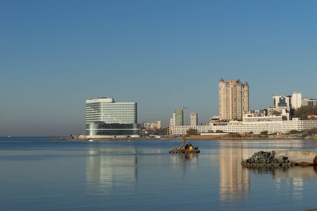 Vladivostok, Russia-November 3, 2018: Seascape with views of the coastline and the architecture of the city.のeditorial素材