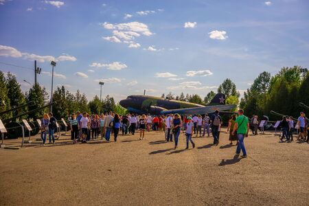 Moscow, Russia-may 9, 2016: Victory Day in the capital city. People celebrate in the streets and parks.のeditorial素材