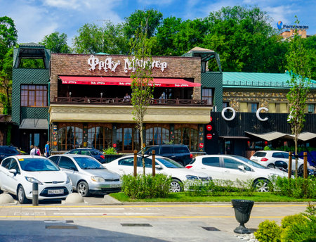 Rostov-on-don, Russia - may 25, 2014: a Cityscape overlooking the city's waterfront and people walking on a Sunny day.のeditorial素材