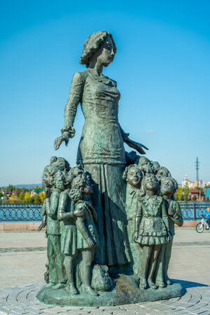 Irkutsk, Russia-September 17, 2020: Monument to the teacher on the city streetのeditorial素材