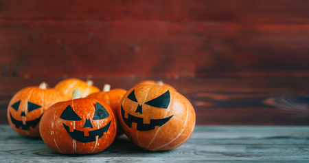 Halloween Pumpkins On Woodの写真素材