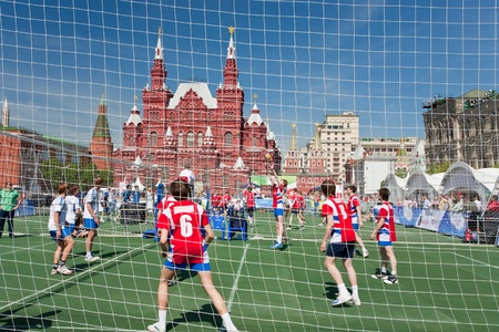 MOSCOW, RUSSIA - MAY 28: Volleyball game on Res Square on May 28, 2011 in Moscow, Russia. Different sport games during sport and military festival on Red Square - central square in Moscow.のeditorial素材