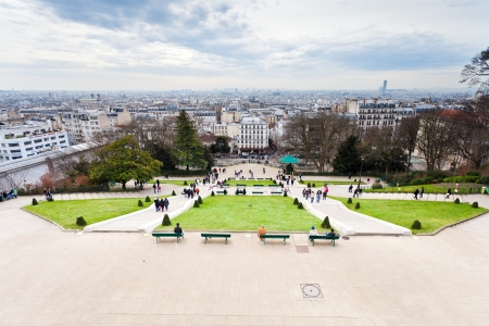 view on Paris from montmartre hill in early springのeditorial素材