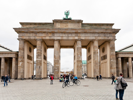 BERLIN, GERMANY - OCTOBER 17: Platz des 18. Marz and Brandenburg gate in Berlin on October 17, 2013. The Gate were built by Carl Gotthard Langhans in 1789-1791, it is only remaining city gateのeditorial素材