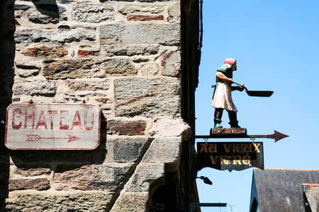 VITRE, FRANCE - JULY 7, 2010: street sign to the side of the castle (chateau) in Vitre old town. Vitre is a commune in the Ille-et-Vilaine department in Brittany in northwestern Franceのeditorial素材