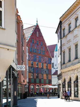 AUGSBURG, GERMANY - MAY 21, 2018: tourists on Philippine-Welser-Strasse street near Weberhaus (Weaver guild house). Augsburg is a city in Swabia, Bavaria, it is third oldest city in Germanyのeditorial素材