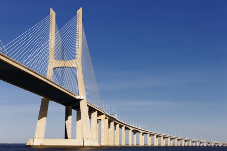 The big Vasco da Gama bridge in Lisbonのeditorial素材