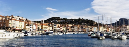 panoramic view of Cassis harbor, in Franceのeditorial素材