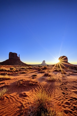 famous Monument Valley Tribal Park At Sunrise, Arizona の写真素材