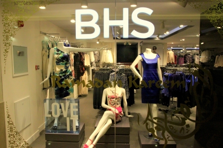 BHS Shop in Dubai Decorated for Ramadan and Eidのeditorial素材