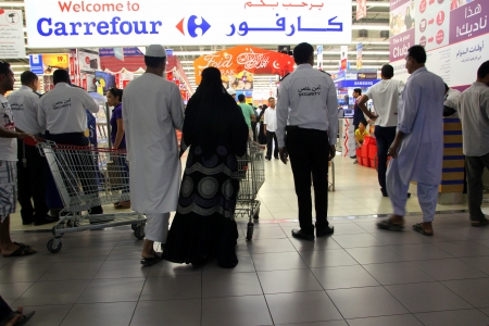 Ramadan and Eid Shopping at Carrefour in Dubai UAEのeditorial素材