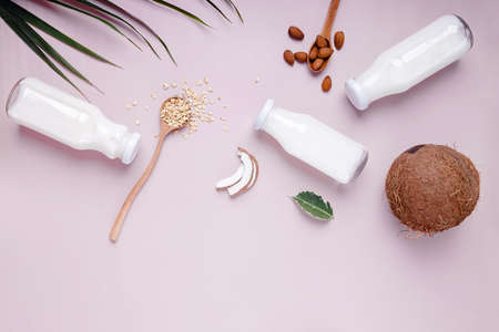 Different types of non dairy vegan milkの写真素材