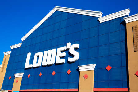 Sunnyvale, CA, USA - January 20, 2021: Close up of a Lowe's home improvement store, specialized in construction tools and materials, building supplies, and gardeningのeditorial素材