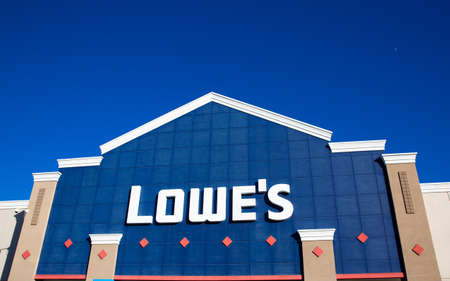 Sunnyvale, CA, USA - January 20, 2021: Close up of a Lowe's home improvement store, specialized in construction tools and materials, building supplies, and gardeningのeditorial素材