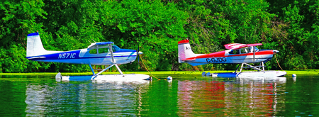 floatplanes on lake