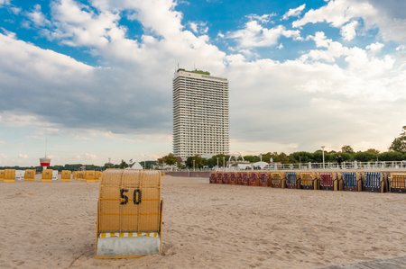 Beach overlooking the Hotel Maritim, Travem?nde, Baltic Sea, Schleswig-Holstein, Germany, Europe | Beach with view towards the hotel Maritim, Travem?nde, Baltic Sea, Schleswig-Holstein, Germany, Europeのeditorial素材