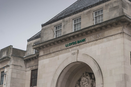 COVENTRY, ENGLAND, UK - 3rd March 2018: Lloyds Bank logo sign in Coventry city centre.のeditorial素材