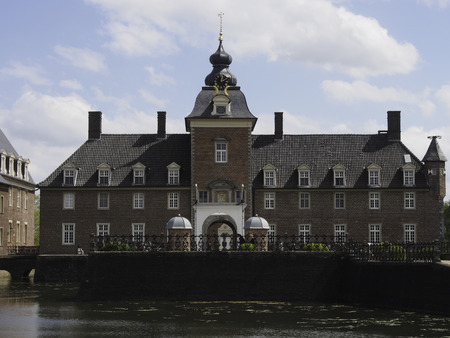 anholtのeditorial素材