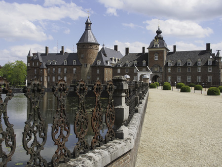 anholtのeditorial素材