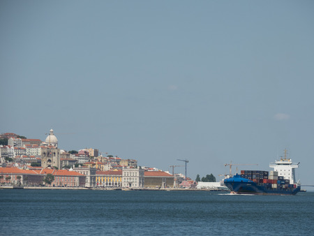 ship on the tejo