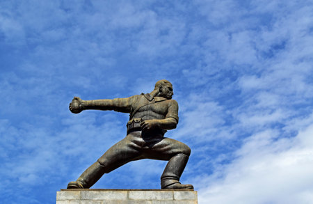 RIBEIRAO PRETO, SAO PAULO, BRAZIL - April 17, 2023: Bronze statue in monument to the 1932 epicのeditorial素材