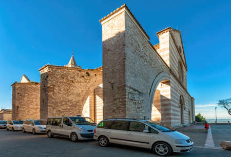 Courtyard in front of the Basilica of St. Clare in Assisiのeditorial素材