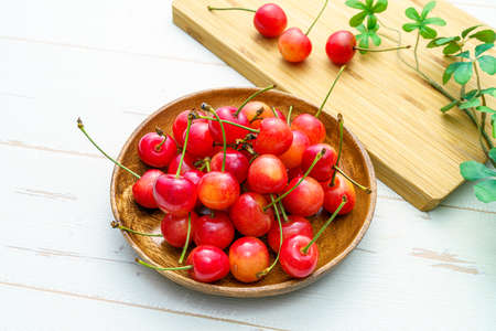 Japanese cherries, Fresh sweet cherries