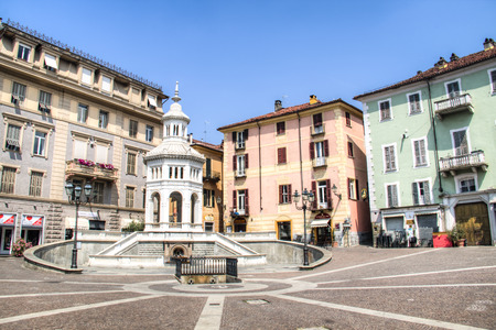ACQUI TERME, ITALY - JULY 2016: The main square with fountain in Acqui Terme, Italyのeditorial素材