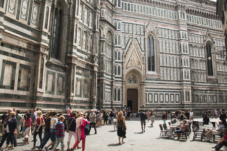 FLORENCE, ITALY - JULY 2016: The world famous cathedral and Duomo (dome) of Florence in Italyのeditorial素材