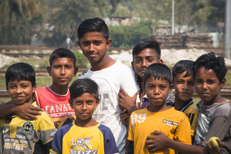 KHULNA, BANGLADESH - FEBRUARY 2017: Children in the street of Khulna at the edge of the Sundarbans in Bangladeshのeditorial素材
