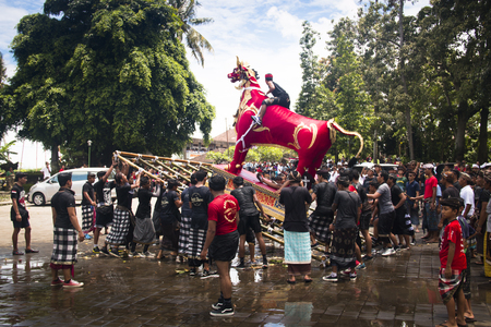 UBUD, BALI - JANUARY 2018: A funeral and cremation ceremony in a little  village near Ubud on Bali island in Indonesiaのeditorial素材