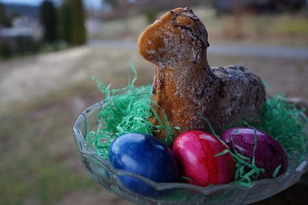 oestern egg and lamb
