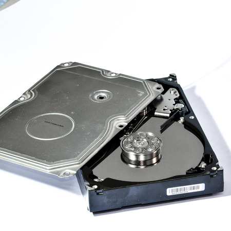 A mechanical hard disk dismantling