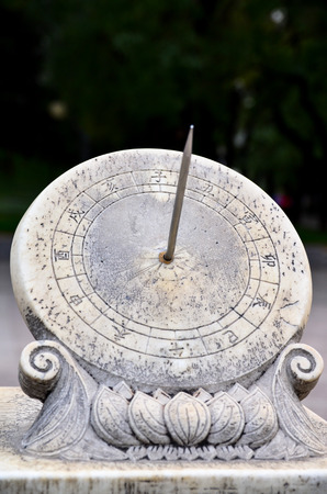 China sundial, It had been popular until mechanical clocks were introduced to China.