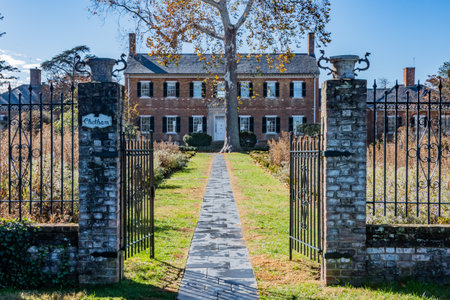 Entrance to Chatham Manor on a Late Autumn Day, Fredericksburg, Virginia USA, Fredericksburg, Virginiaのeditorial素材