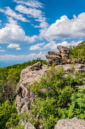 The Rugged Cliffs of the Appalachian Mountains, Virginia USA, Virginiaの写真素材