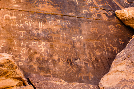 Musayqirah Petroglyphs (Qaryat-al-Asba), Riyadh Province, Saudi Arabiaの写真素材
