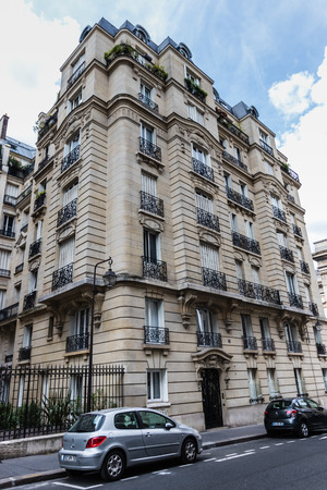 The historical architecture of rue d'Ulm, Parisのeditorial素材