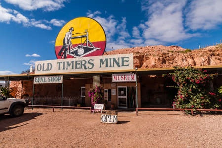 Old Timers Mine and shop, Coober Pedy, Australiaのeditorial素材