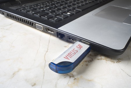 Infecting a laptop with a Computer Virus with usb data stick, free copy space